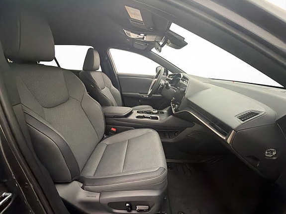 Lexus RZ350e 17 of 30
