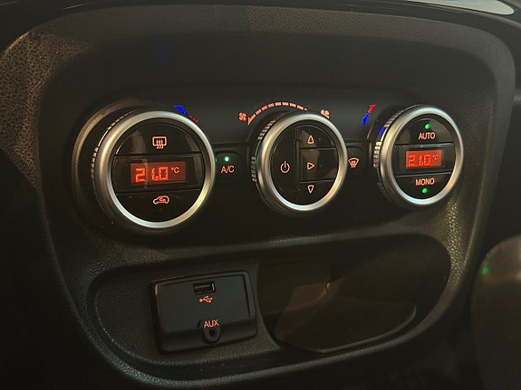 Fiat 500L 13 of 16