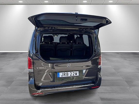 Mercedes-Benz V300 12 of 16
