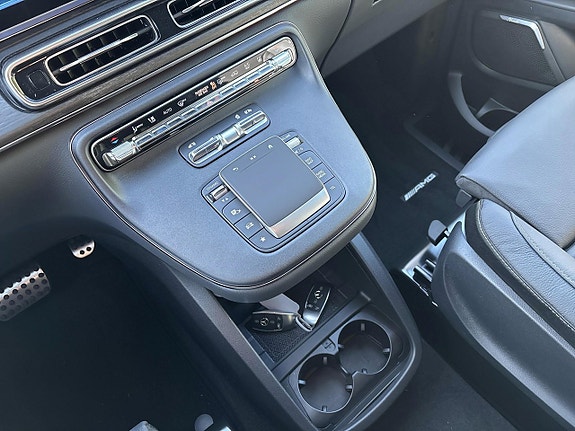 Mercedes-Benz V300 8 of 16