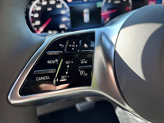 Mercedes-Benz V300 15 of 16