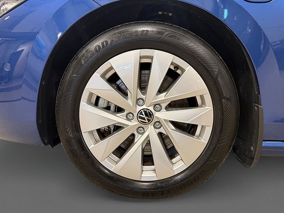 Volkswagen Passat 15 of 15