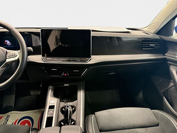 Volkswagen Passat 11 of 15
