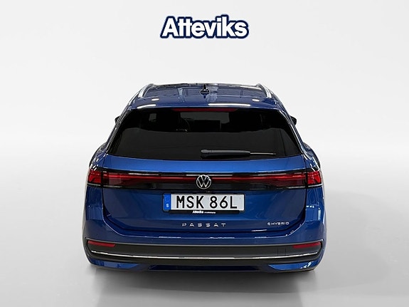 Volkswagen Passat 4 of 15