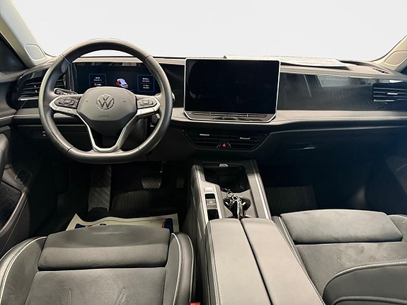Volkswagen Passat 9 of 15