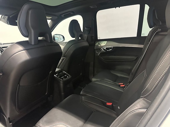 Volvo XC90 12 of 23