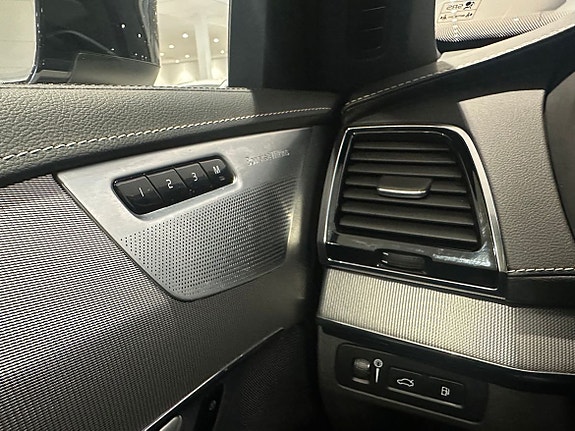 Volvo XC90 15 of 23