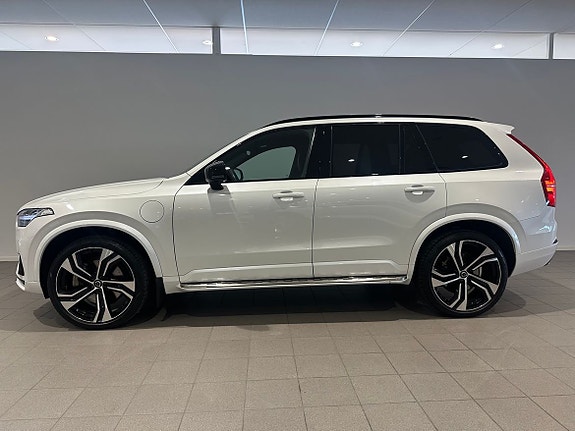 Volvo XC90 5 of 23