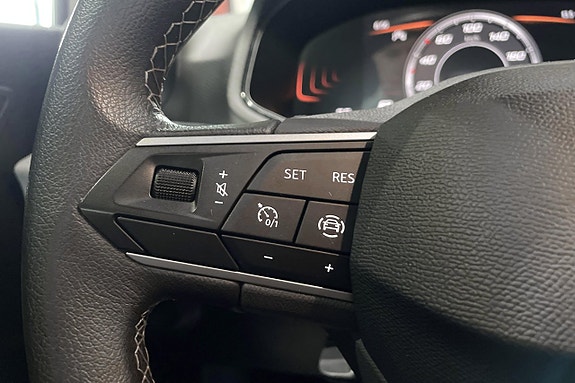 Seat Arona 19 of 23