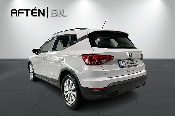Seat Arona 8 of 23