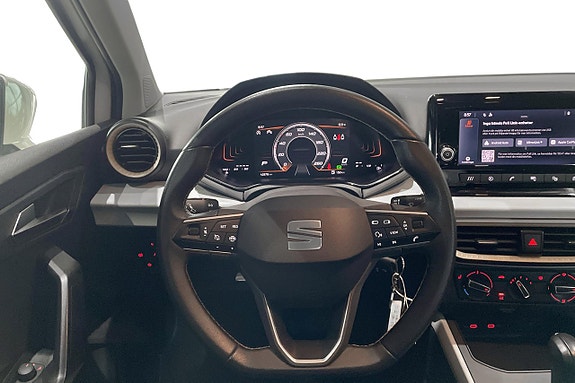 Seat Arona 18 of 23