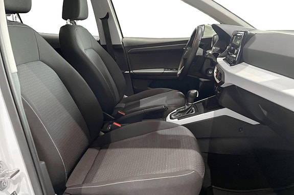 Seat Arona 14 of 23