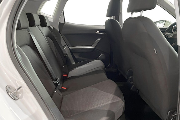 Seat Arona 16 of 23