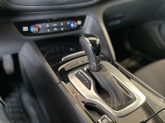 Opel Insignia 18 of 27
