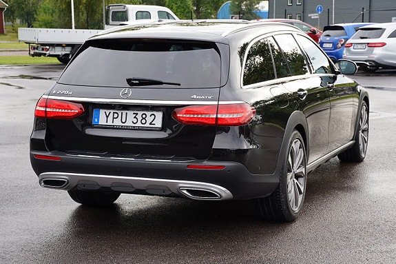 Mercedes-Benz E220 d 25 of 27