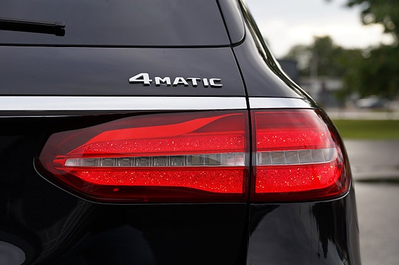 Mercedes-Benz E220 d 4 of 27