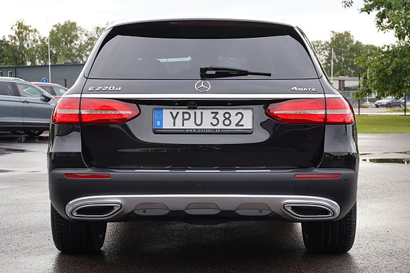 Mercedes-Benz E220 d 3 of 27
