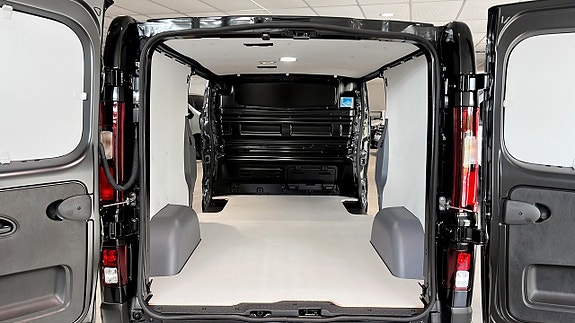 Renault Trafic 6 of 9