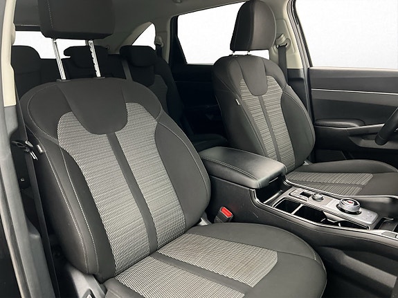 Kia Sorento 10 of 28