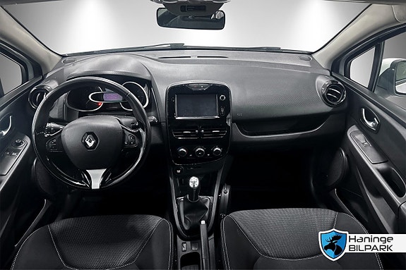 Renault Clio 18 of 21