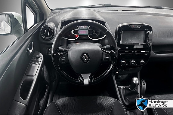 Renault Clio 19 of 21