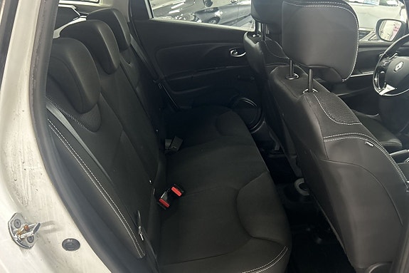 Renault Clio 17 of 21