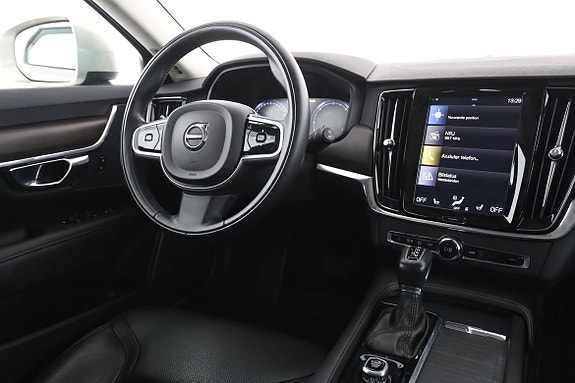 Volvo V90 Cross Country 14 of 30