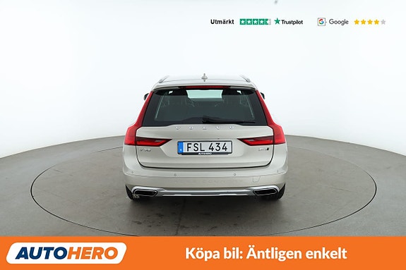 Volvo V90 Cross Country 4 of 30