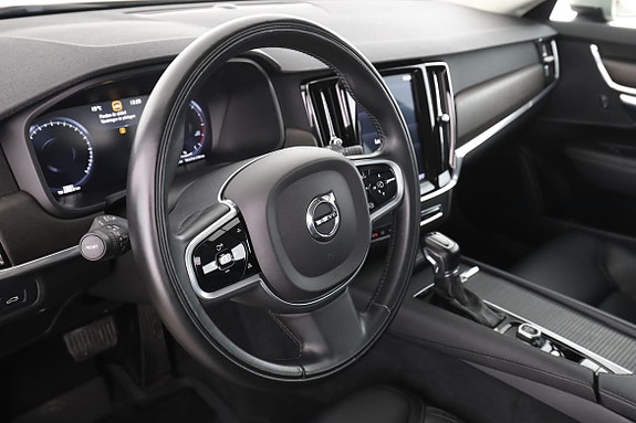 Volvo V90 Cross Country 12 of 30