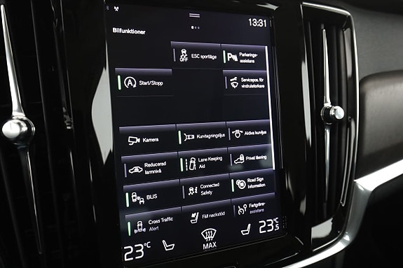Volvo V90 Cross Country 24 of 30