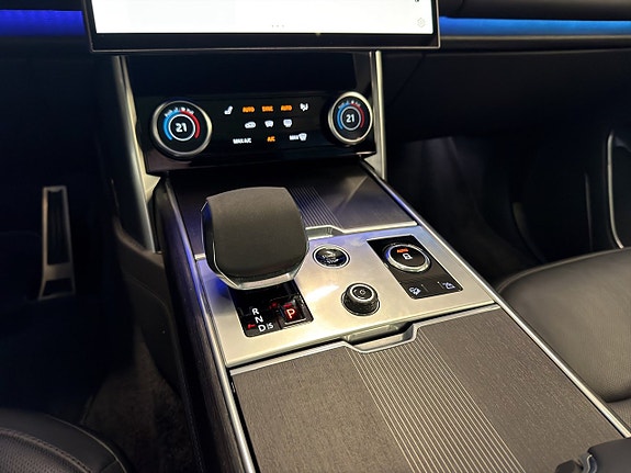 Land Rover Range Rover 18 of 28