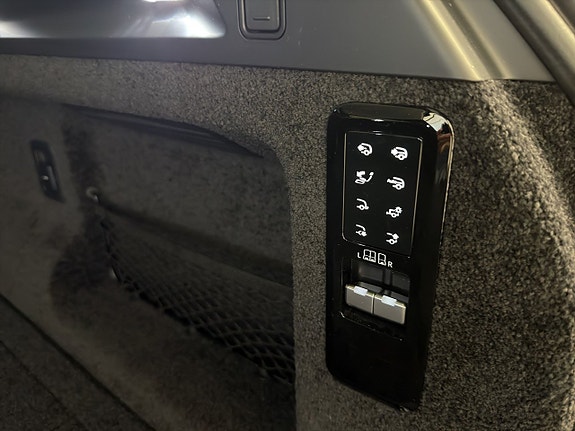 Land Rover Range Rover 10 of 28