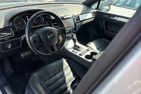 Volkswagen Touareg 13 of 21