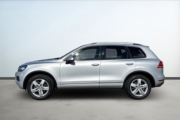 Volkswagen Touareg 2 of 21