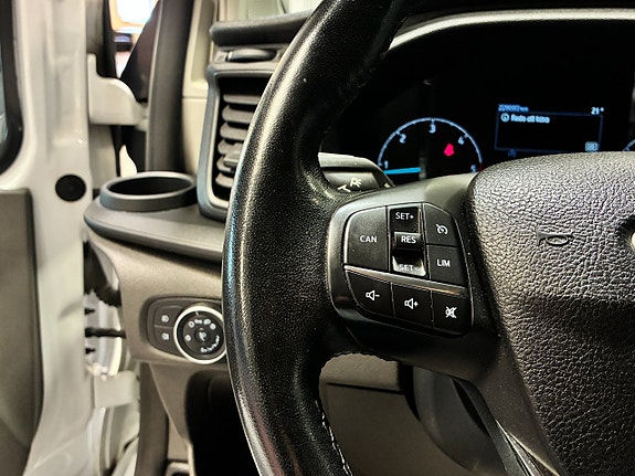 Ford Transit Custom 17 of 19
