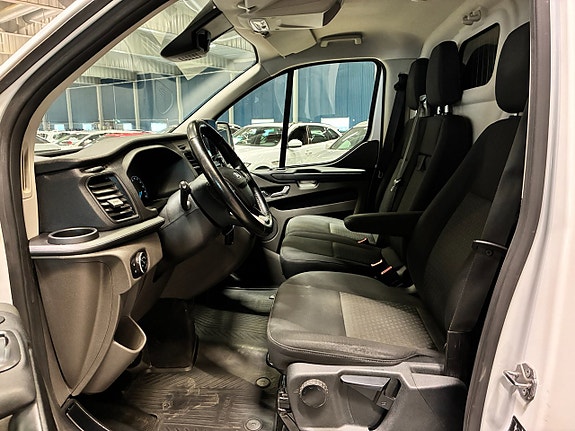 Ford Transit Custom 14 of 19
