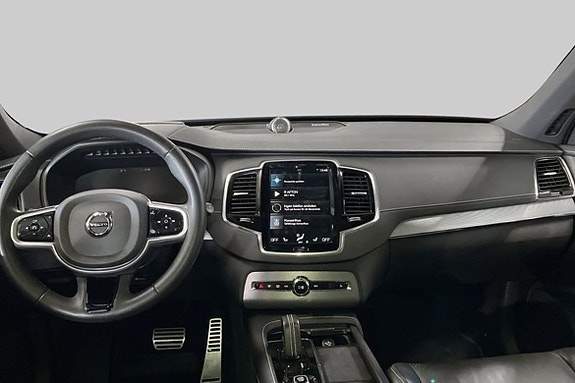 Volvo XC90 8 of 21