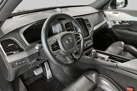 Volvo XC90 7 of 21