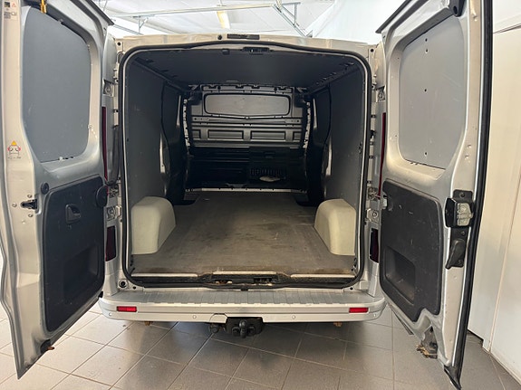 Opel Vivaro 5 of 12