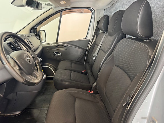 Opel Vivaro 9 of 12
