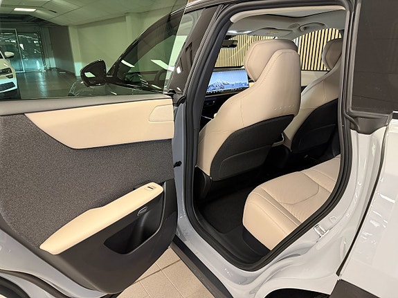 Mazda CX-6e 19 of 21