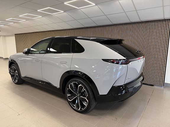 Mazda CX-6e 6 of 21