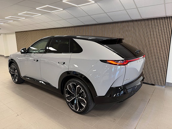 Mazda CX-6e 7 of 21