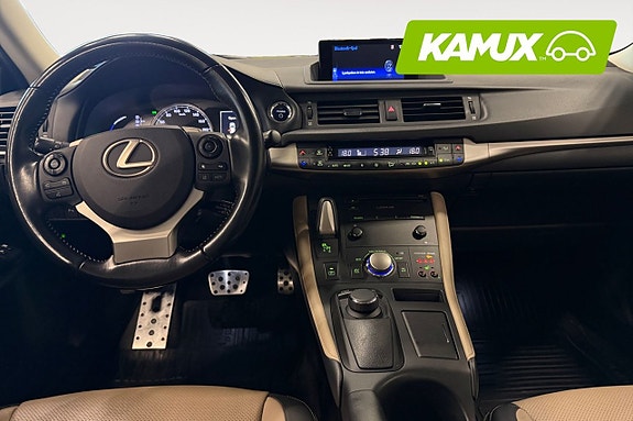 Lexus CT200h 10 of 21