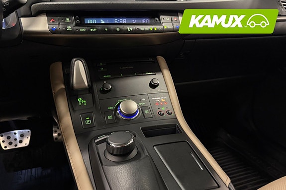 Lexus CT200h 11 of 21