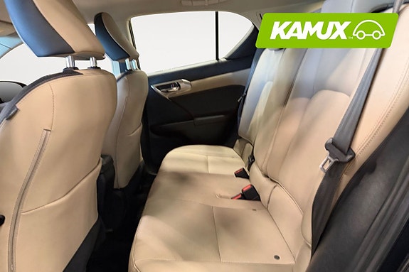 Lexus CT200h 14 of 21