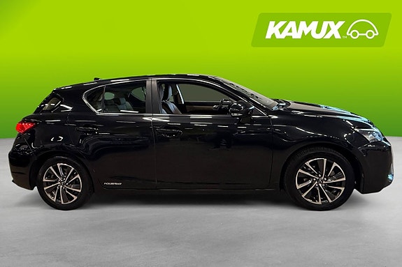 Lexus CT200h 2 of 21
