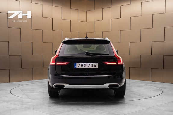 Volvo V90 Cross Country 4 of 21