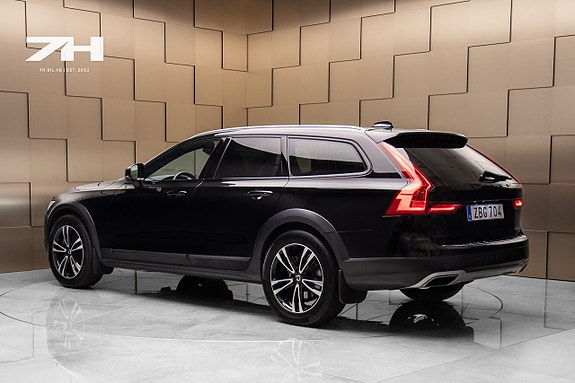 Volvo V90 Cross Country 3 of 21