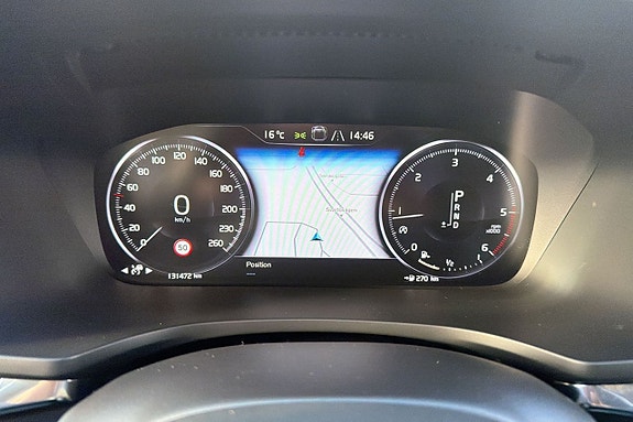 Volvo V60 Cross Country 8 of 16